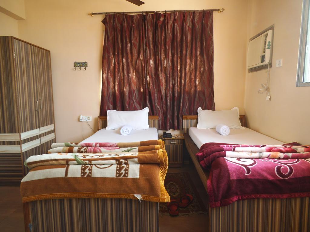 Hotel City Centre Agartala Pokoj fotografie