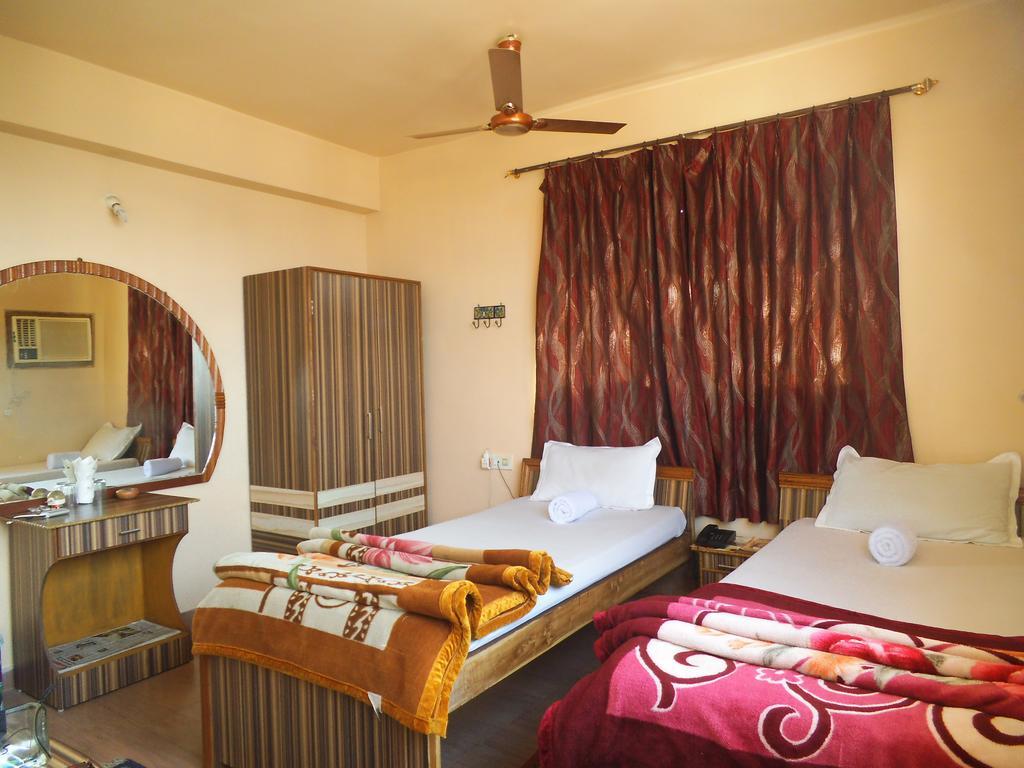 Hotel City Centre Agartala Pokoj fotografie