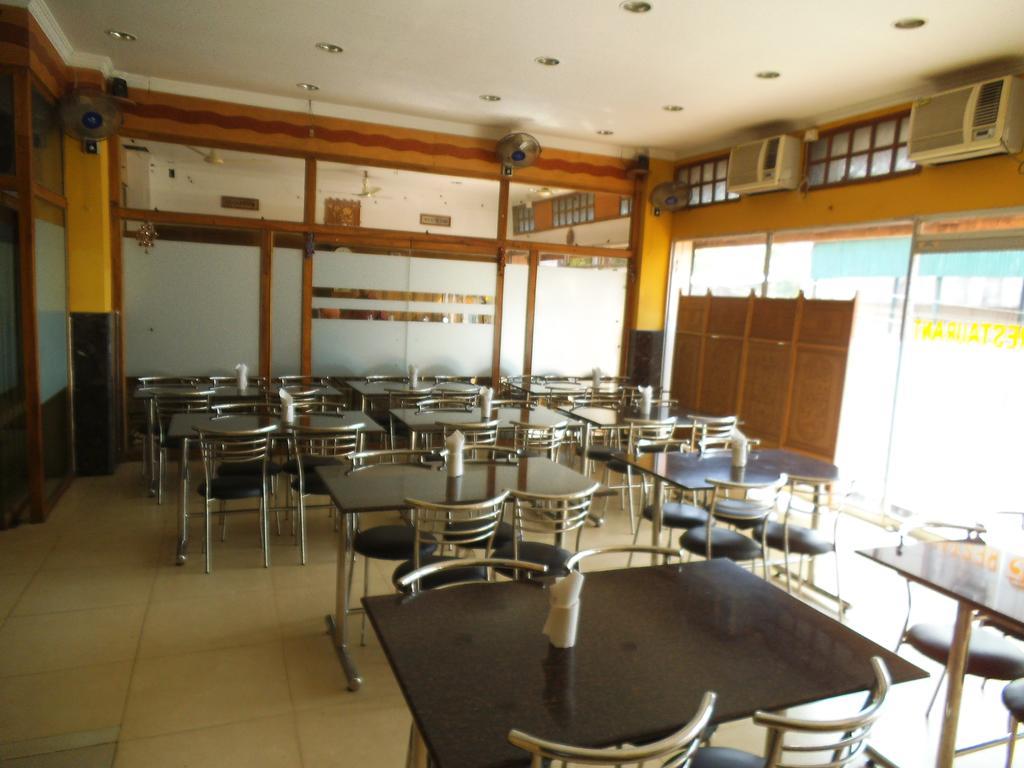 Hotel City Centre Agartala Exteriér fotografie